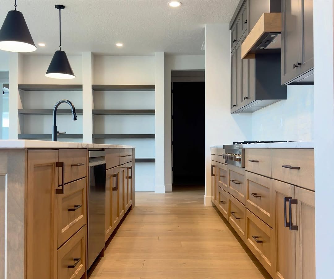 Open pantry shelving system